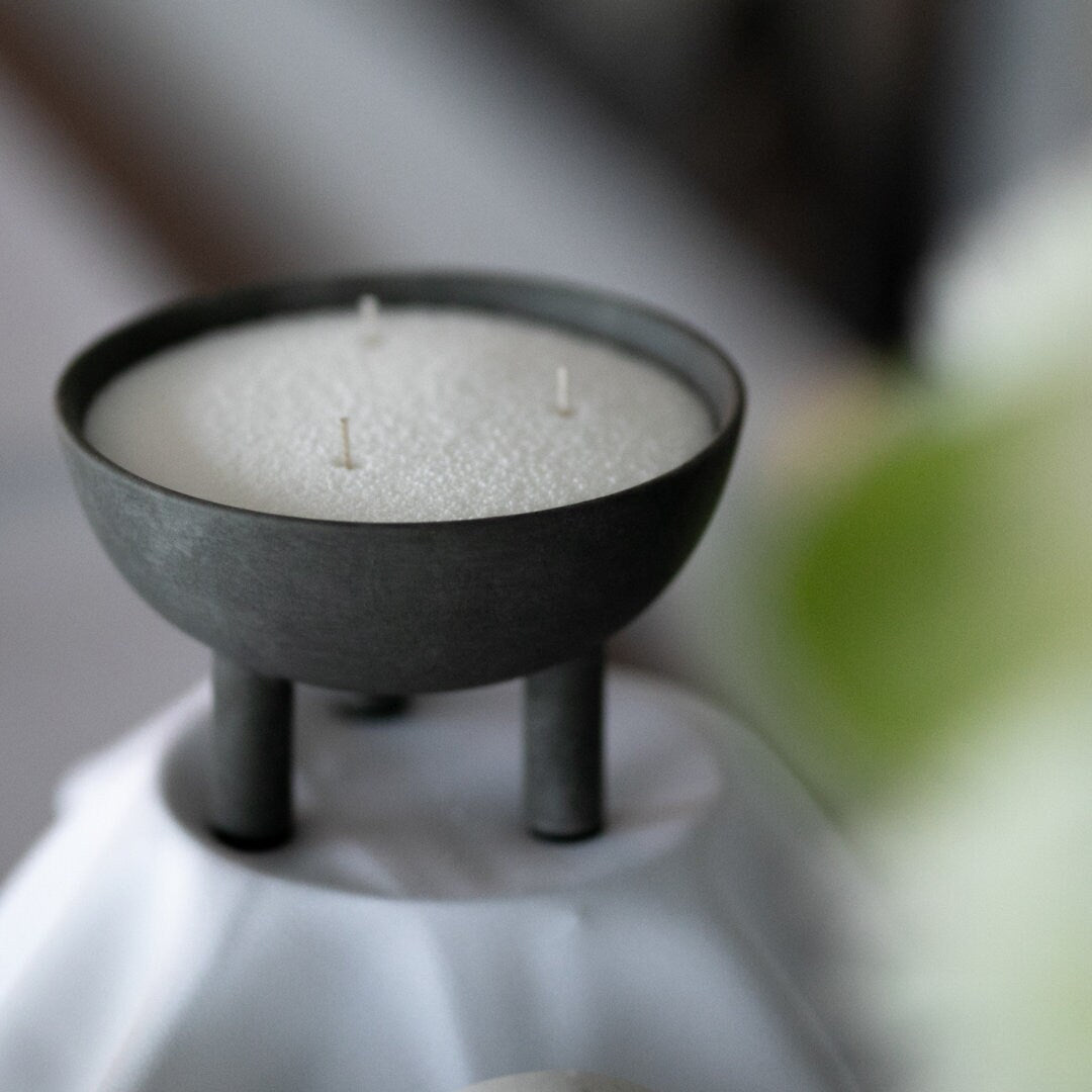 Ceramic tripod bowl for candle sand